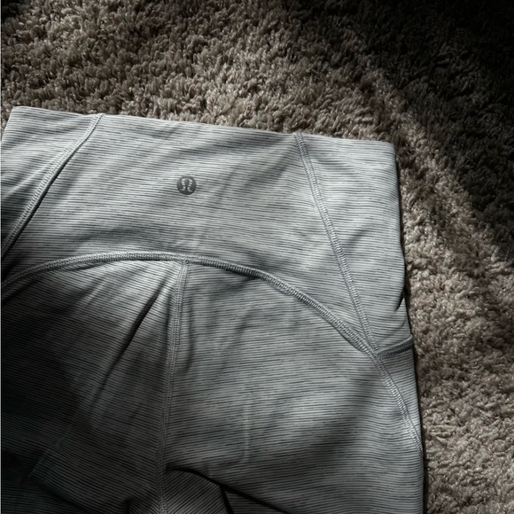 Lululemon Inspire Tight - Picture 4 of 4